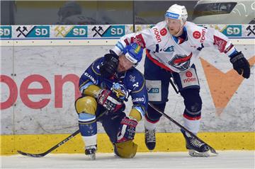 Stanislav Dietz (rechts) ist der letzte Neuzugang der Fischtown Pinguins für die DEL-Saison 2019/20.