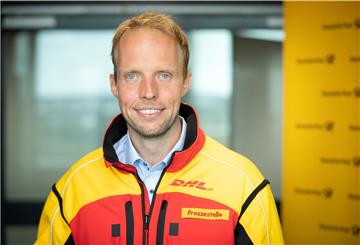 Stefan Laetsch, Pressesprecher der Deutschen Post DHL Group, beantwortet Fragen rund um das Coronavirus und die Paketzustellung.