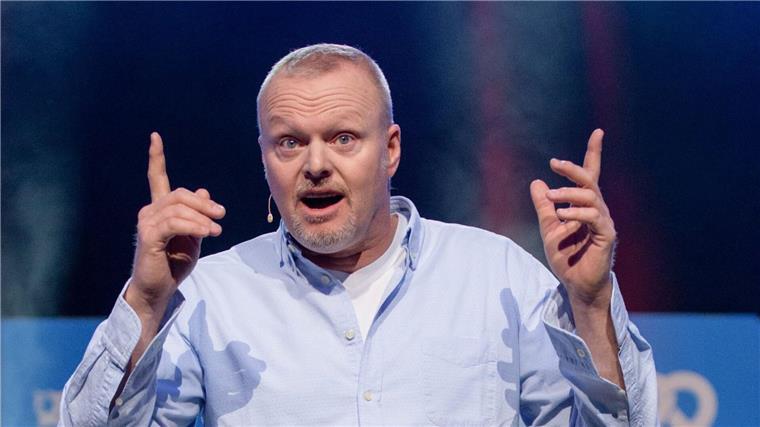 Masken, Raab und versteckte Kamera: Show-Dreikampf zum Fest Stefan Raab kehrt mit „Stefan und Bully gegen irgendson Schnulli“ zur klassischen Spielshow am Samstagabend zurück. (Archivfoto)