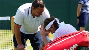 Stefanos Tsitsipas musste in Wimbledon aufgeben.