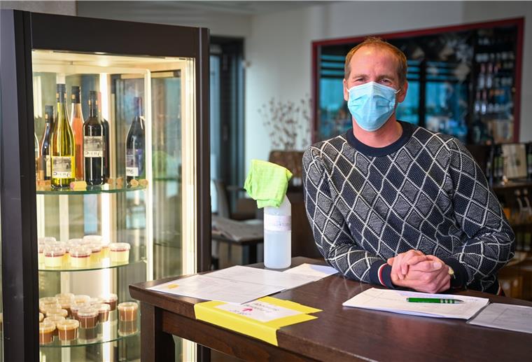 Steffen Heumann vom Pier 6 will während des Lockdowns mit Außer-Haus-Verkauf punkten. Noch besser wäre es, wenn die Gäste weiter das Restaurant besuchen dürften. Foto Scheschonka