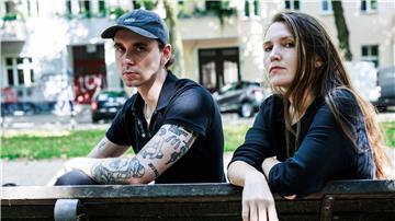 Stella Sommer und Max Gruber alias Drangsal bilden zusammen Die Mausis.