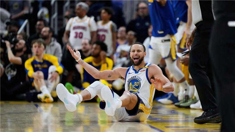 Steph Curry muss mit den Warriors mindestens eines der maximal zwei Spiele im Play-in-Turnier gewinnen.