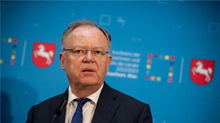 Stephan Weil, Ministerpräsident von Niedersachsen, bei einer Pressekonferenz.