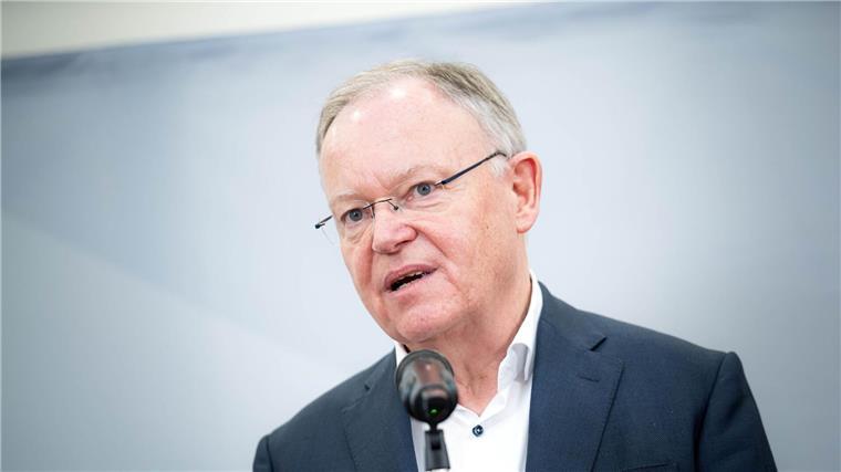 Weil sieht AfD-Urteil als Zeichen für „wehrhafte Demokratie“ Stephan Weil, Ministerpräsident von Niedersachsen, spricht bei einer Pressekonferenz zur Klausurtagung des SPD-Landesverbandes Niedersachsen.
