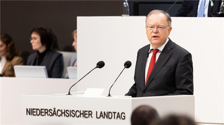 Stephan Weil (SPD), Ministerpräsident Niedersachsen, spricht.