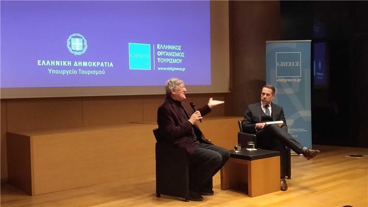 Streit um Parthenon-Fries: „Die ganze Welt würde lächeln“ Stephen Fry bei seinem Besuch im Akropolis-Museum.