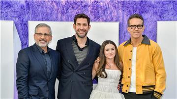 Steve Carell (l-r) John Krasinski, Cailey Fleming und Ryan Reynolds bei der Premiere von „IF: Imaginäre Freunde“ in New York.