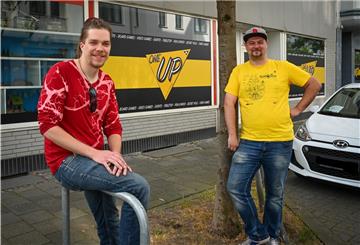 Steve Cottel (links) und Karol Hryniewiecki haben einen Onlineshop gegründet.