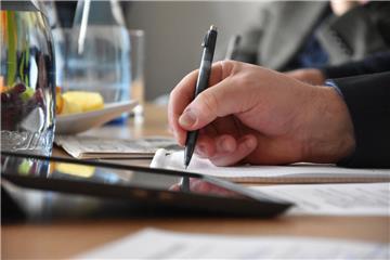 Stift und Papier werden auch in Zeiten des digitalen Wandels gebraucht.