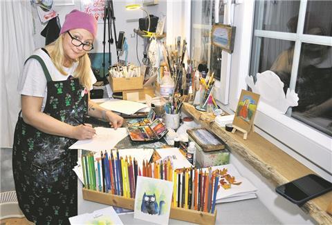 „Stiftgewitter“ nennt Elli Brockmann ihr Kreativstudio. Und das ist durchaus wörtlich zu verstehen. Denn auch im digitalen Zeitalter liebt die Illustratorin die Handarbeit mit Stift und Pinsel.