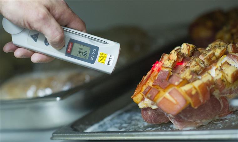 Stimmt die Temperatur des angebotenen Fleisches? Auch das kontrollieren die Mitarbeiter des Veterinäramts.