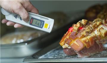 Stimmt die Temperatur des angebotenen Fleisches? Auch das kontrollieren die Mitarbeiter des Veterinäramts.
