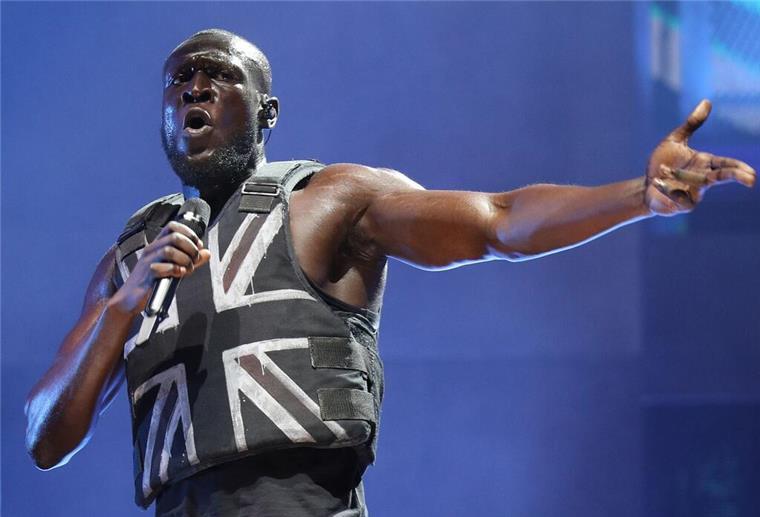 Handy am Steuer: Britischer Rapper Stormzy erhält Fahrverbot Stormzy muss neun Monate lang auf seinen Führerschein verzichten. (Archivbild)