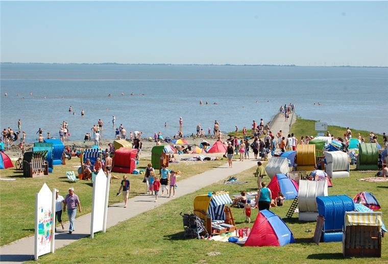 Burhave: Strandbar für hungrige und durstige Gäste Strandleben in Burhave: Künftig sollen sich die Gäste an mobilen Verkaufsständen mit Getränken oder auch einem Eis versorgen können.
