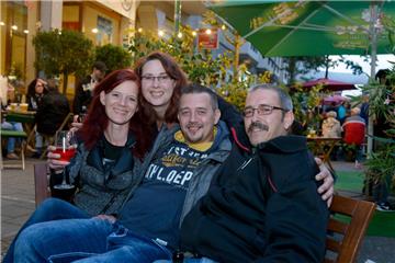 Straßenfest in der Alten Bürger. Von links: Andrea Laß, Davina Reisewitz, Norman...
