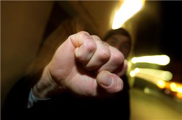 Straßenräuber in Geestemünde gehen immer brutaler vor. Oft sind die Opfer Frauen.