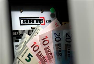 Strom und Gas werden bei der EWE im Grundversorgungstarif ab April spürbar teurer.