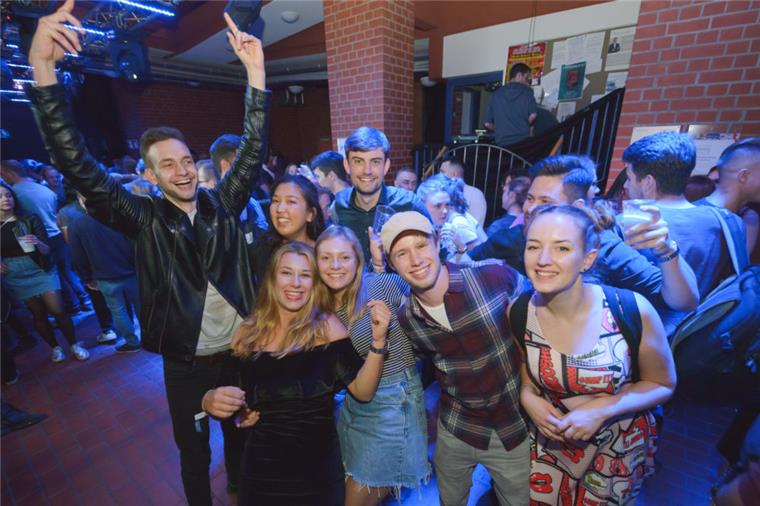 Studienanfänger und Erstsemester hatten ihren Spaß bei der Ersti-Party in der Hochschule.