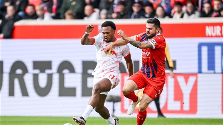 In der Liga läuft’s: Leipzig siegt dank Openda in Heidenheim Stürmer Lois Openda (l.) erzielte Leipzigs 1:0 in Heidenheim.