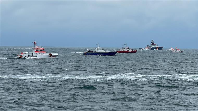 Suche nach vermissten Seeleuten nach der Kollision zweier Frachter in der Nordsee.