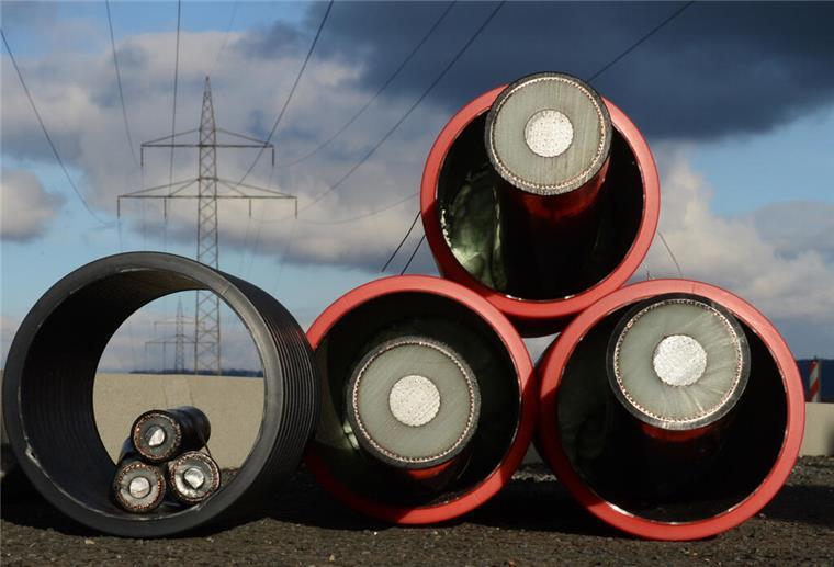 SuedLink: Erste Stromkabel in Niedersachsen erfolgreich verlegt Niedersachsen: SuedLink bringt Ökostrom von Nord nach Süd