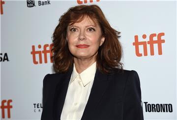 Susan Sarandon kündigt die Drive-In-Vorführung des Films „Thelma & Louise“ am 18. Juni in Los Angeles per Twitter an.