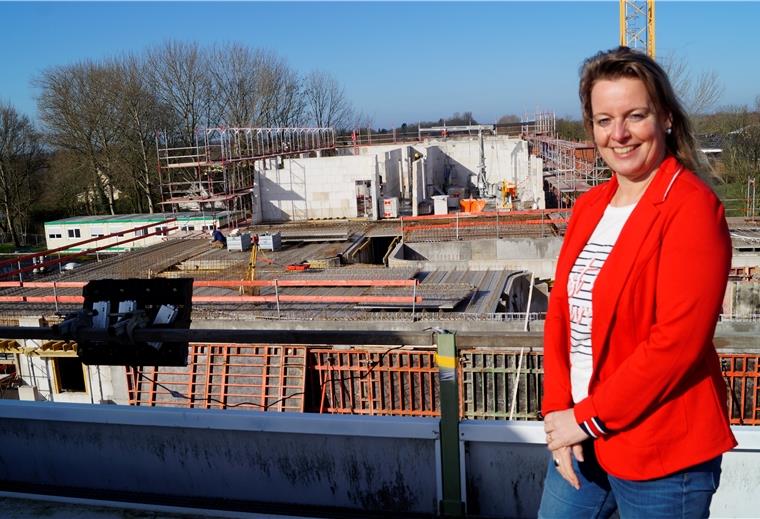 Susanne Knaus, stellvertretende Leiterin der Oberschule Dorum, freut sich auf den Neubau.