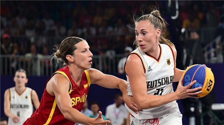 Svenja Brunckhorst holte mit den 3x3-Basketballerinnen Gold in Paris.