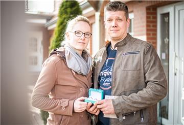 Svenja Möller (29) und Malte Hoffmann (41) aus Ahlen-Falkenberg mussten ihre Hochzeitsfeier und standesamtliche Trauung aufgrund der Corona-Pandemie verschieben.