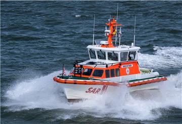 Symbolfoto: Ein Seenotrettungsboot suchte nach einem Surfer.