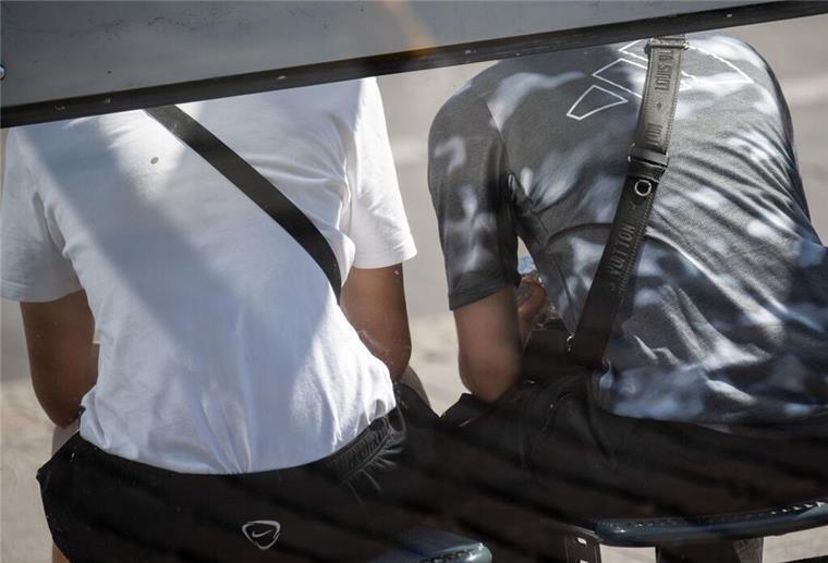 Dubai sein ist alles - oder? Was dieses Jahr angesagt war Talahons werden junge Männer genannt, die häufig mit einer Umhängetasche und Jogginghose unterwegs sind. (Archivbild)