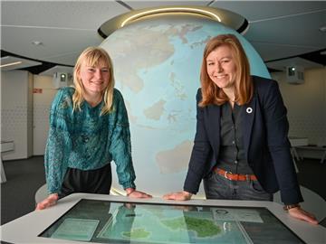 Tanja Gerstenberger arbeitet in der Deutschen Klimastiftung mit. Durch ihr Engagement für den Klimaschutz hat sie auch die Klimaschützerin Anna Braam kennen gelernt.
