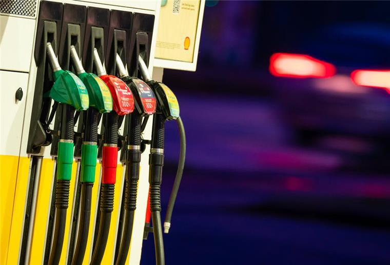 Tanken kostet eine Menge Geld.