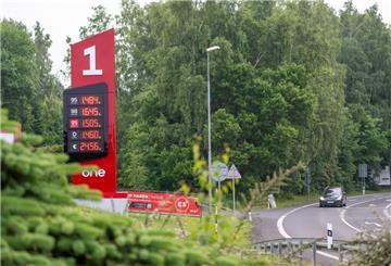 günstigste Tankstelle im Umkreis finden
aktuelle Benzinpreise nach Postleitzahl
wo kann man heute billig tanken
Live-Spritpreise in meiner Nähe
billig tanken mit Umkreissuche