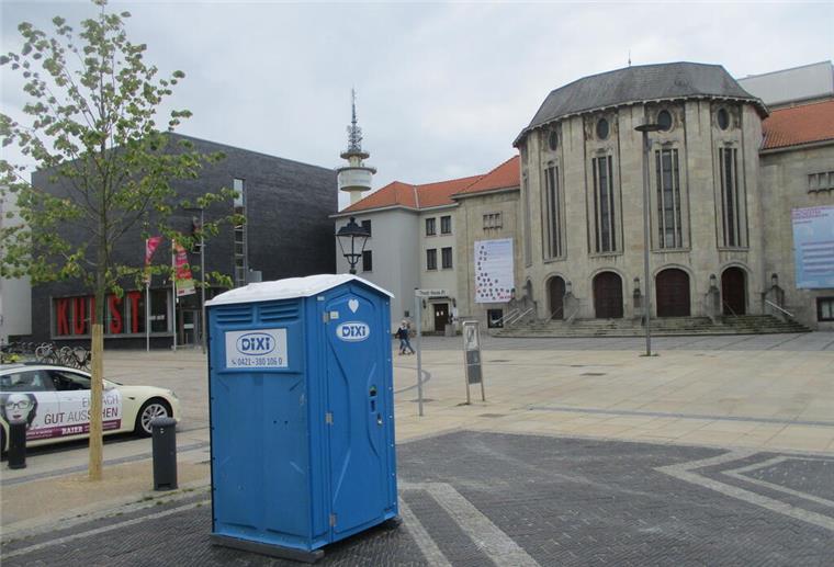 „Wer klaut denn ein Klo?!“ – Dixi verschwindet spurlos von Baustelle Tatort Toilette – Polizei jagt Dixi-Diebe von der Baustelle