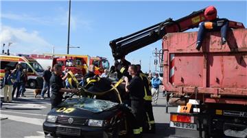 Tausende Gäste strömten zum "Tag des Blaulichts" in Bremerhaven.