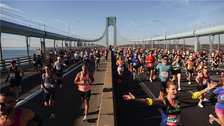 Tausende Menschen nahmen am Marathon in New York teil.