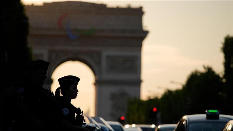 Tausende Polizisten wachen während Olympia über Paris.