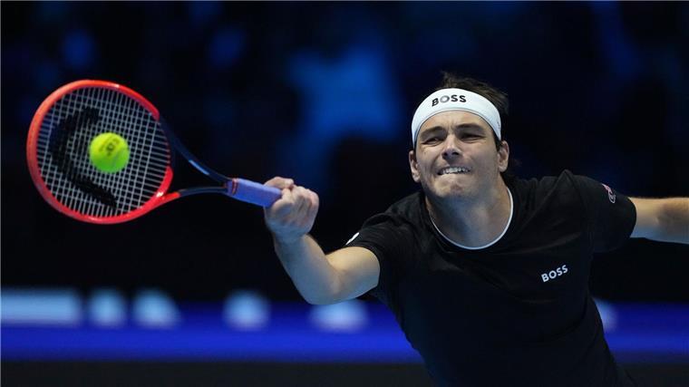 Tennisstar Sinner siegt bei Finals-Auftakt - Medwedew wütend Taylor Fritz startete erfolgreich in die ATP Finals.