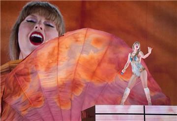 Taylor Swift spielte mehr als 50 Konzerte. 