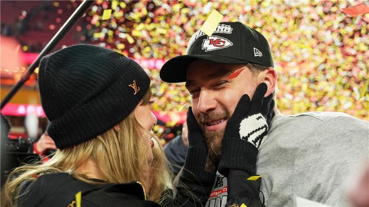 Taylor Swift und Travis Kelce sind als paar sehr interessant für US-Medien.
