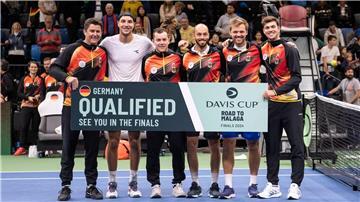 Teamchef Michael Kohlmann (l) muss beim Davis Cup in China auf Jan-Lennard Struff und Dominik Koepfer verzichten. Die Doppelspezialisten Tim Pütz und Kevin Krawietz sowie Maximilian Marterer (von links) fürs Einzel werden dabei sein.