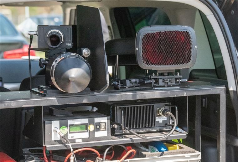 Technik, die Autofahrer nicht begeistert: Mit derlei Geräten wird geblitzt, wer zu schnell unterwegs ist. 