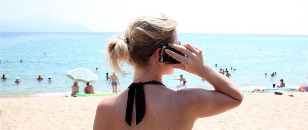 Telefongebühren: Gute Nachricht für Urlauber: Die Roaming-Gebühren für das Telefonieren und Surfen im EU-Ausland sollen nach den Plänen der EU-Kommission im Juni 2017 abgeschafft werden. Allerdings haben die Pläne noch nicht alle Hürden genommen.
