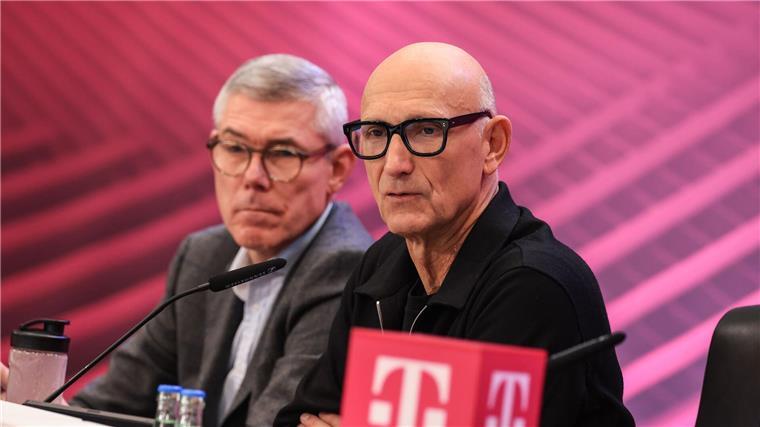 Zehn Millionen Haushalte haben Zugriff auf Telekom-Glasfaser Telekom-Finanzvorstand Christian Illek (links) hält die Telekom-Preise für Glasfaser-Internet für attraktiv.