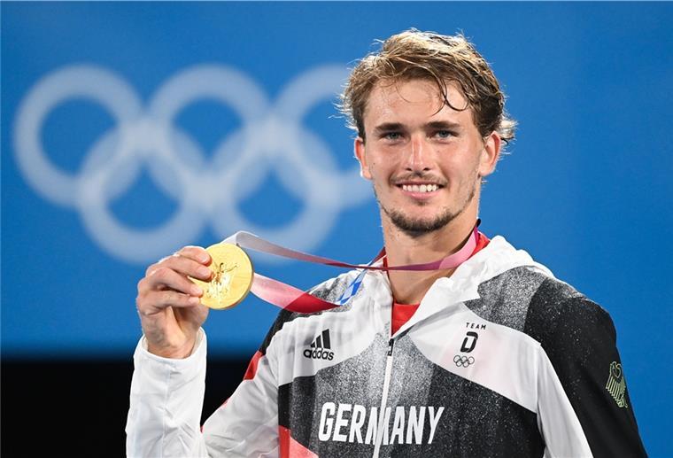 Tennisprofi Alexander Zverev hat in Tokio als erster Deutscher die Goldmedaille im Herren-Einzel gewonnen und ist einer der Favoriten für die Wahl zum „Sportler des Jahres“.