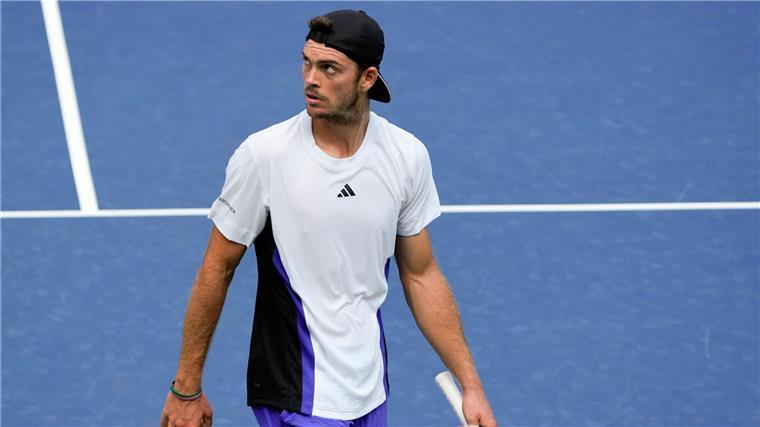 Tennisprofi Maximilian Marterer verliert nach zwei Siegen in Zhuhai sein drittes Einzel der Woche.