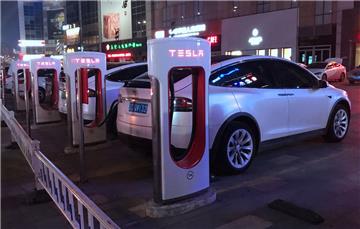 Tesla baut eine Fabrik bei Berlin.

