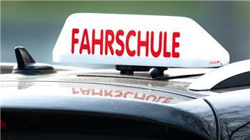 Ein Fahrschulauto